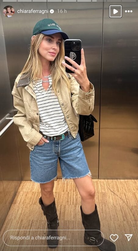 Chiara Ferragni anticipa l’estate con un summer Look davvero cool: shorts e maglietta a righe con bikers!