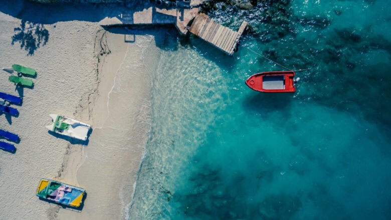 Vacanze estive? La meta più gettonata del 2025 si trova in Albania ed è stupenda
