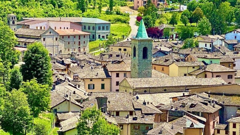 Questo Borgo verde dell’Emilia Romagna è tra i più belli dell’Appenino: scoprilo in Primavera!
