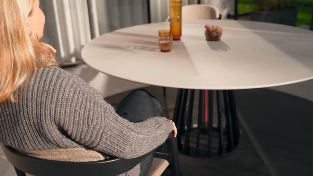 I tavoli da esterno che stanno facendo impazzire gli Interior designer sono questi! I tavoli da esterno che stanno facendo impazzire gli Interior designer sono questi!