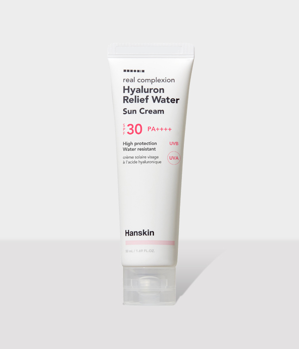Skincare estiva? Inizia da qui: le creme solari che proteggono e combattono i segni del tempo