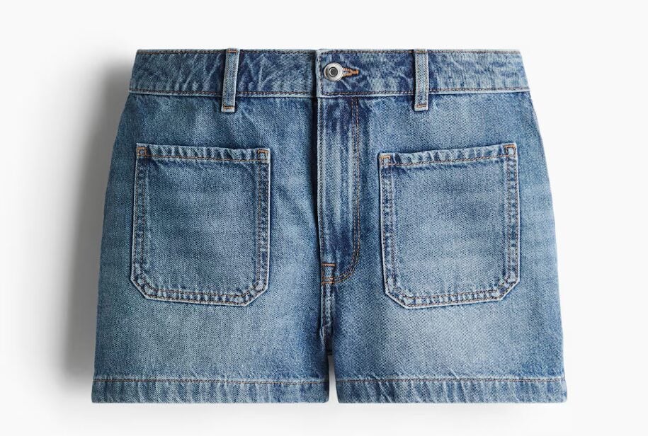 Gli shorts in denim che vedremo ovunque: ecco i modelli must dell’estate 2025 Gli shorts in denim che vedremo ovunque: ecco i modelli must dell’estate 2025