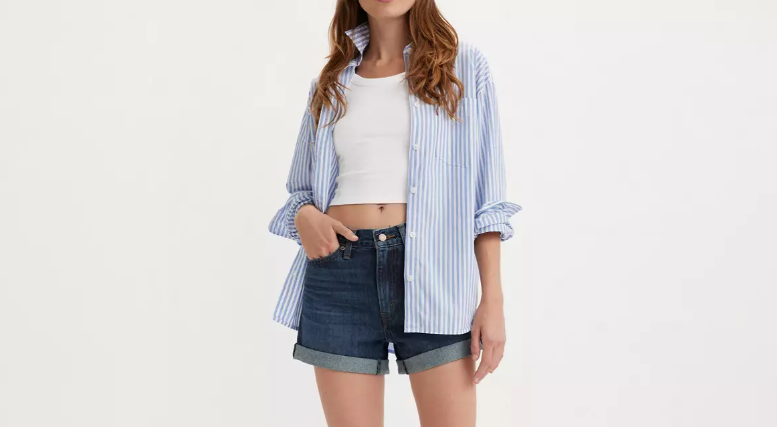 Gli shorts in denim che vedremo ovunque: ecco i modelli must dell’estate 2025 Gli shorts in denim che vedremo ovunque: ecco i modelli must dell’estate 2025