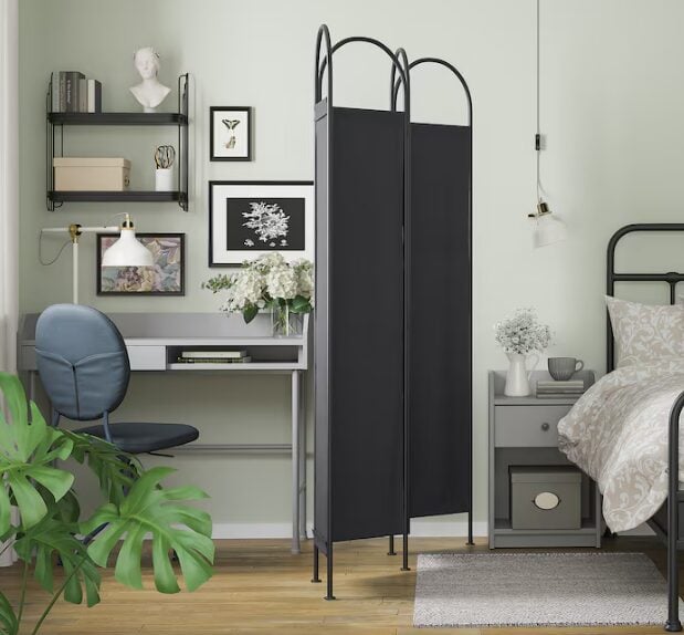 Dividere gli spazi senza muri? Ecco la soluzione IKEA comoda e low cost! Dividere gli spazi senza muri? Ecco la soluzione IKEA comoda e low cost!