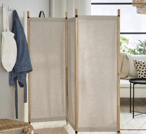 Dividere gli spazi senza muri? Ecco la soluzione IKEA comoda e low cost! Dividere gli spazi senza muri? Ecco la soluzione IKEA comoda e low cost!