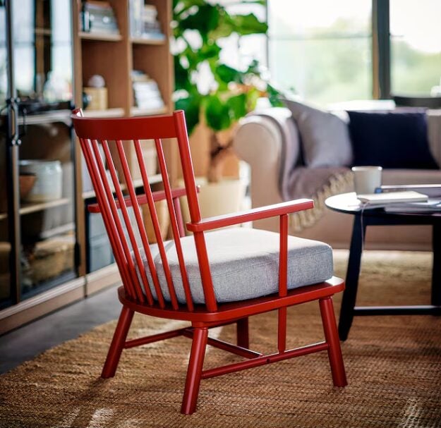 Una poltrona d’altri tempi: in legno, calda e accogliente, IKEA firma un seduta di design pronta a durare per generazioni! Una poltrona d’altri tempi: in legno, calda e accogliente, IKEA firma un seduta di design pronta a durare per generazioni!