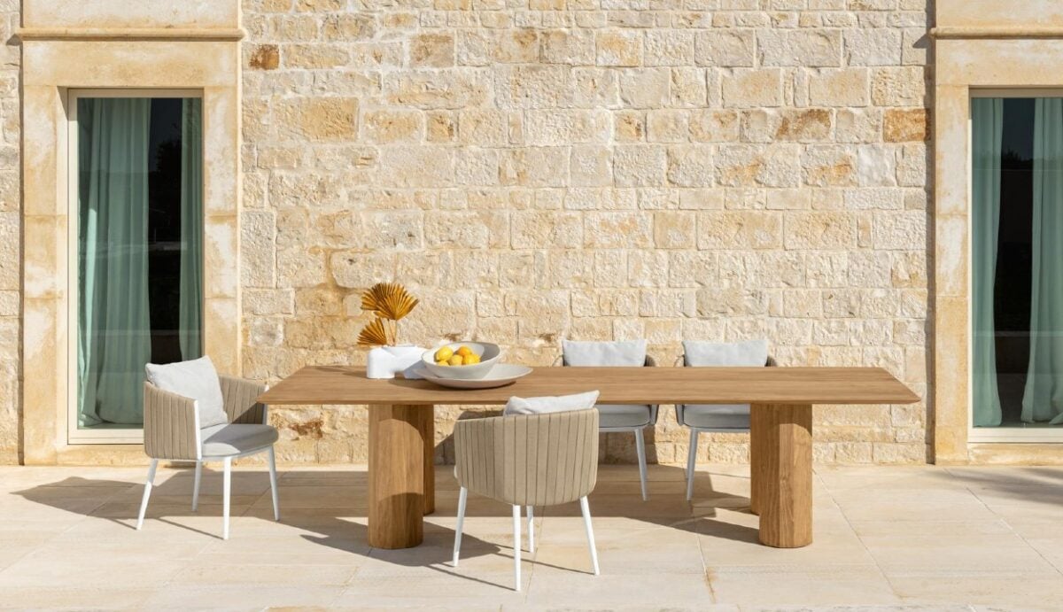 I tavoli da esterno che stanno facendo impazzire gli Interior designer sono questi!