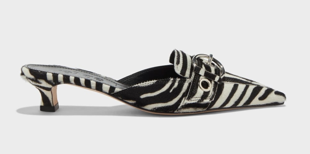 Per look retrò chic, punta tutto su queste Mules Per look retrò chic, punta tutto su queste Mules