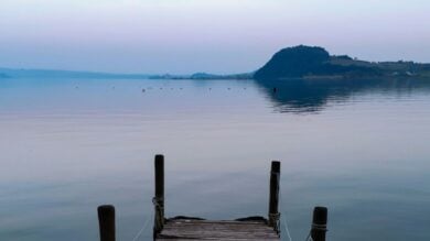 Il borgo più romantico della Tuscia che si affaccia sul lago di Bolsena