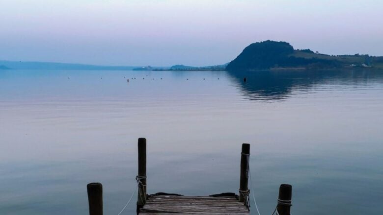 Il borgo più romantico della Tuscia che si affaccia sul lago di Bolsena
