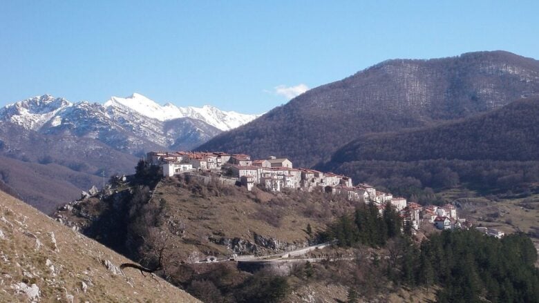 Natura, tradizioni, leggende, questo borgo abruzzese è davvero una scoperta…