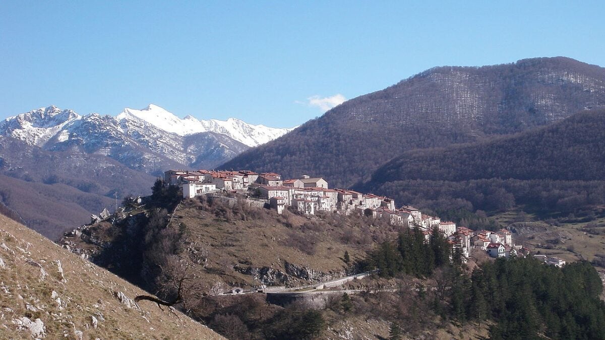 Natura, tradizioni, leggende, questo borgo abruzzese è davvero una scoperta…