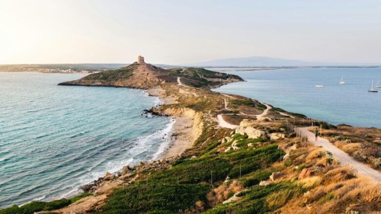 Uno splendido Borgo Sardo tra spiagge mozzafiato, cultura, natura e storia