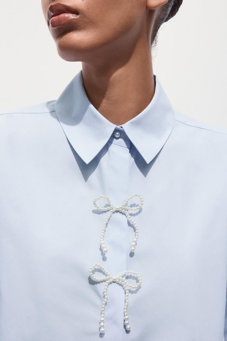 La Camicia azzurra di Zara è il pezzo salva-look della Primavera Estate La Camicia azzurra di Zara è il pezzo salva-look della Primavera Estate