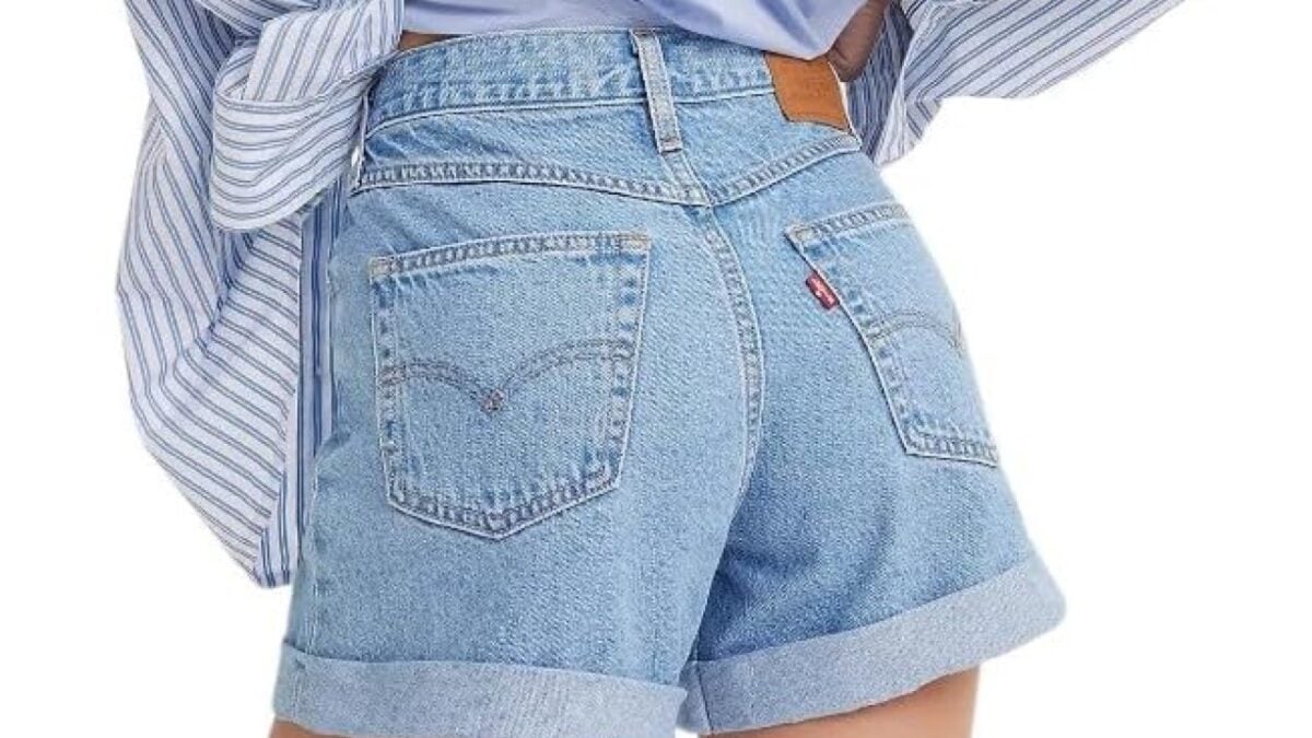 Gli shorts in denim che vedremo ovunque: ecco i modelli must dell’estate 2025