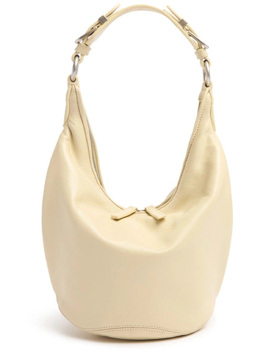I Capi e gli Accessori giallo burro su cui puntare questa Spring Summer I Capi e gli Accessori giallo burro su cui puntare questa Spring Summer