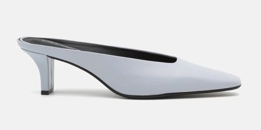 Per look retrò chic, punta tutto su queste Mules Per look retrò chic, punta tutto su queste Mules