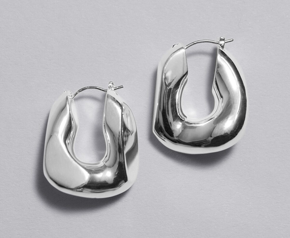 Minimal, chic e irresistibili: gli Accessori Silver che fanno impazzire tutte! Minimal, chic e irresistibili: gli Accessori Silver che fanno impazzire tutte!