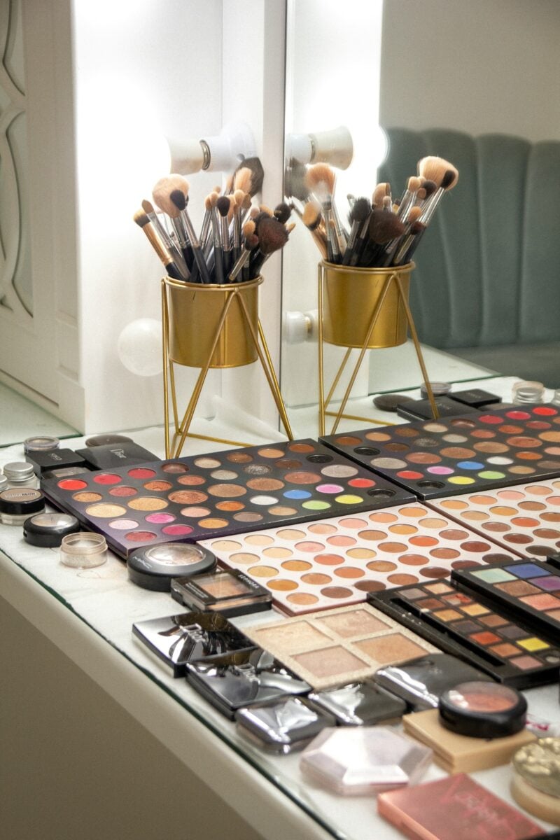 Come organizzare i prodotti make up in bagno: al punto 5 la soluzione che fa davvero la differenza Come organizzare i prodotti make up in bagno: al punto 5 la soluzione che fa davvero la differenza