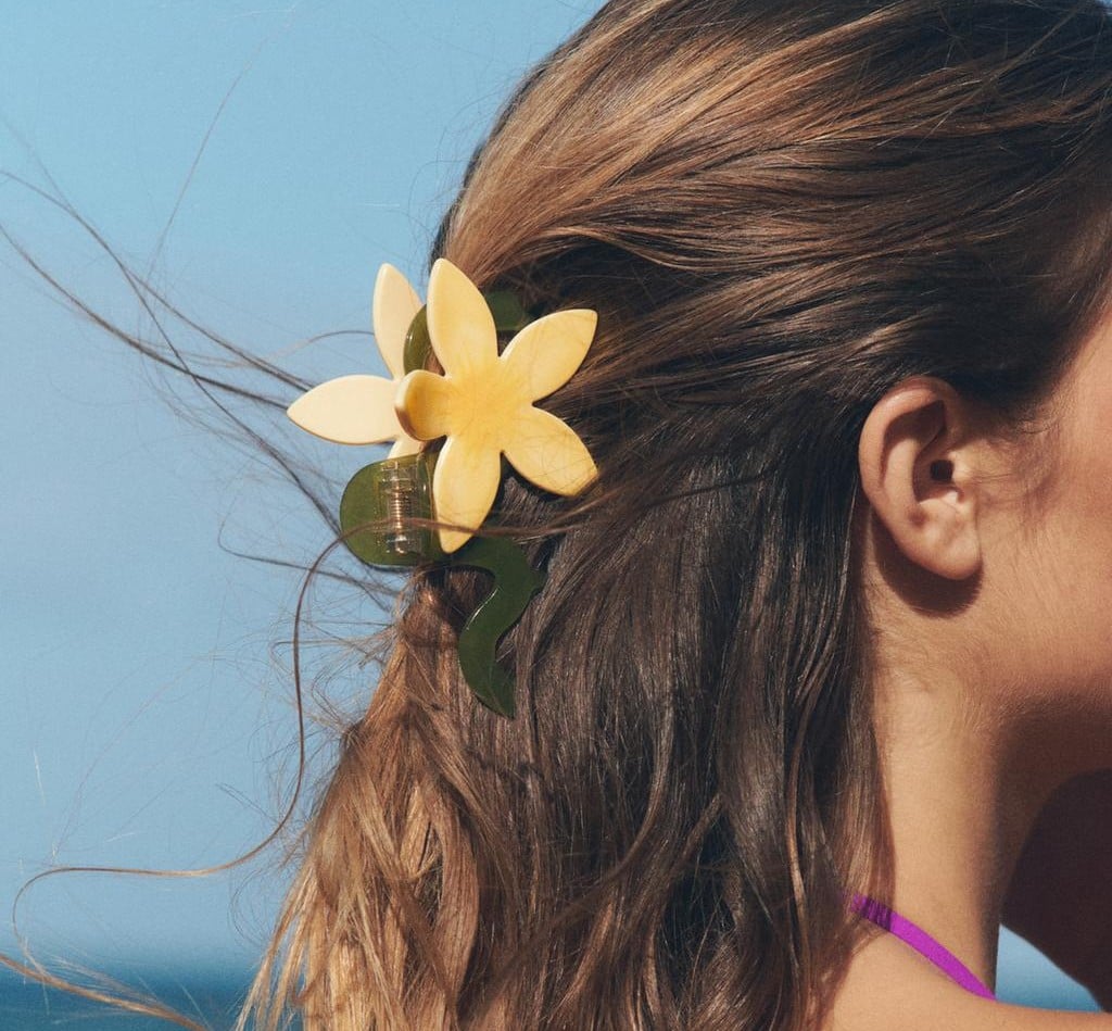 Una guida agli Accessori per Capelli di tendenza questa primavera Una guida agli Accessori per Capelli di tendenza questa primavera