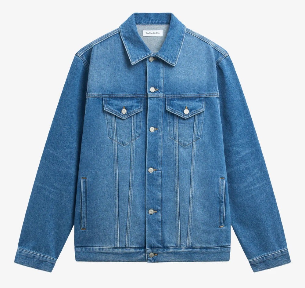 Tutte la vogliano: la Giacca di jeans oversize è il capo must del momento! Tutte la vogliano: la Giacca di jeans oversize è il capo must del momento!