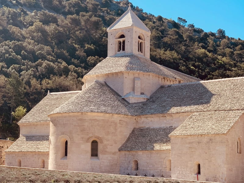 La Primavera è il periodo perfetto per visitare questo villaggio in Provenza La Primavera è il periodo perfetto per visitare questo villaggio in Provenza