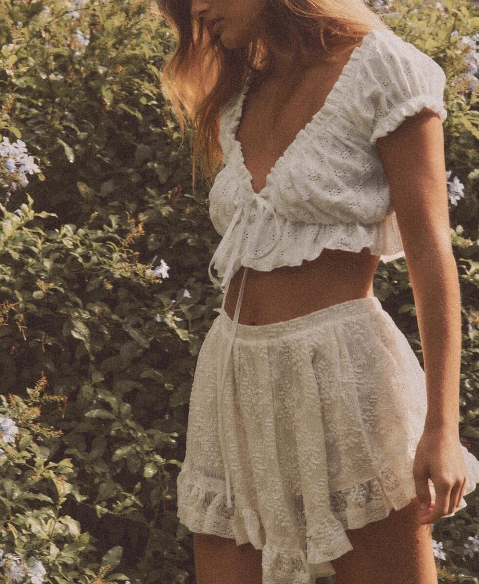 I Top peplo di Zara che fanno impazzire tutte: eleganti, chic e perfetti con qualsiasi outfit! I Top peplo di Zara che fanno impazzire tutte: eleganti, chic e perfetti con qualsiasi outfit!