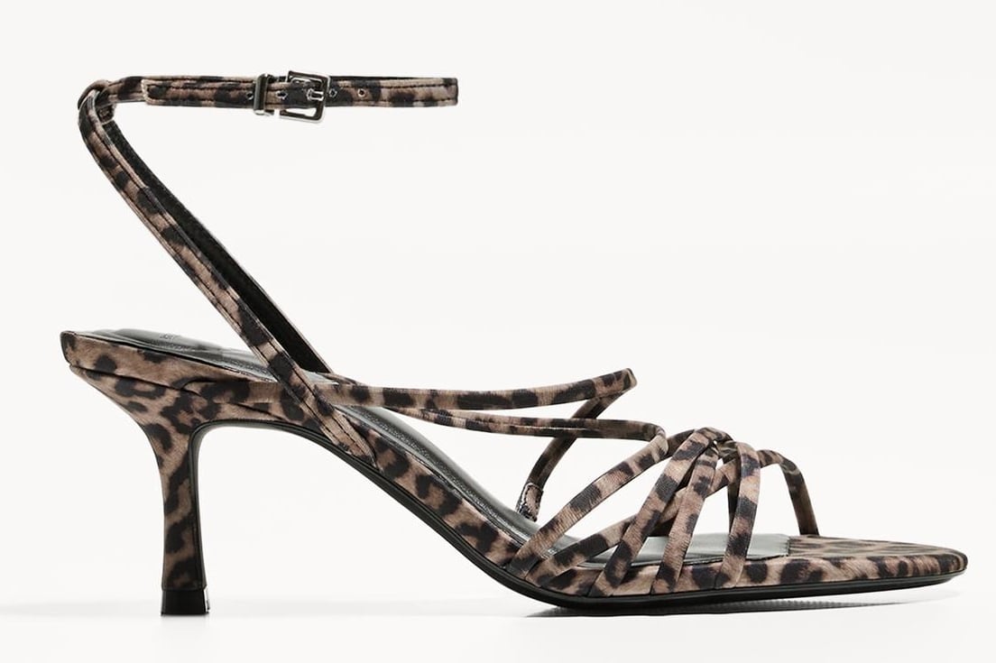 Per look audaci e trendy: questi sandali animalier sono tutto ciò di cui hai bisogno! Per look audaci e trendy: questi sandali animalier sono tutto ciò di cui hai bisogno!
