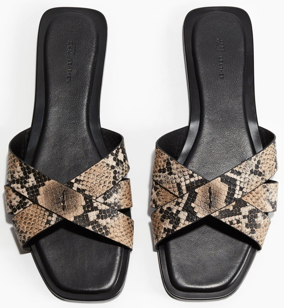Per look audaci e trendy: questi sandali animalier sono tutto ciò di cui hai bisogno! Per look audaci e trendy: questi sandali animalier sono tutto ciò di cui hai bisogno!