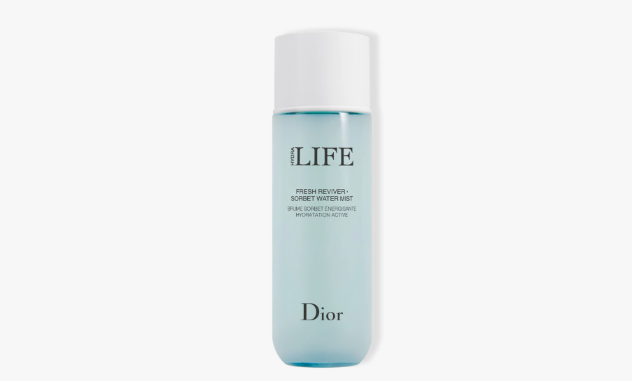 Face Mist, lo spray viso che rinfresca, idrata e ti salva la pelle in estate (anche on the go!) Face Mist, lo spray viso che rinfresca, idrata e ti salva la pelle in estate (anche on the go!)
