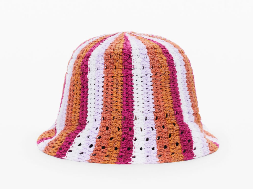 I Capi in crochet si riconfermano protagonisti della bella stagione I Capi in crochet si riconfermano protagonisti della bella stagione
