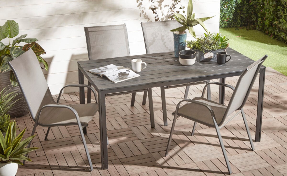 Tutti pazzi per l’outdoor firmato Conforama: ecco i must-have dell’estate 2025…