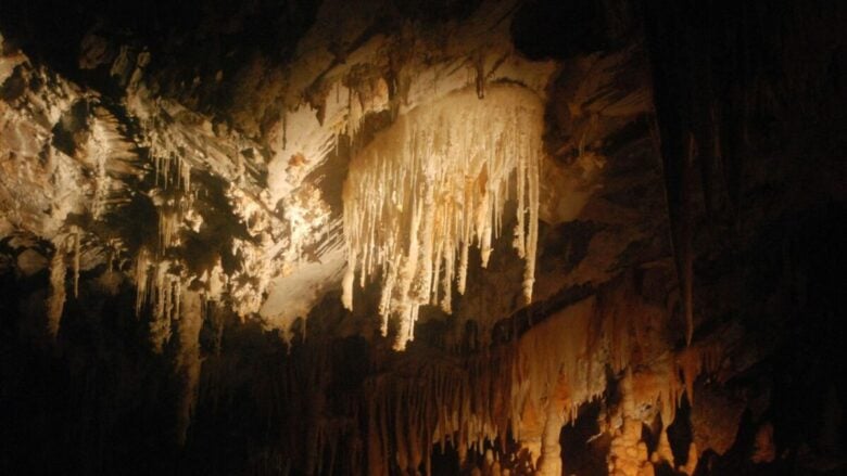 Un borgo in provincia di Latina dove sono passati i Templari: ecco Bassiano e la Grotta di Selvascura!