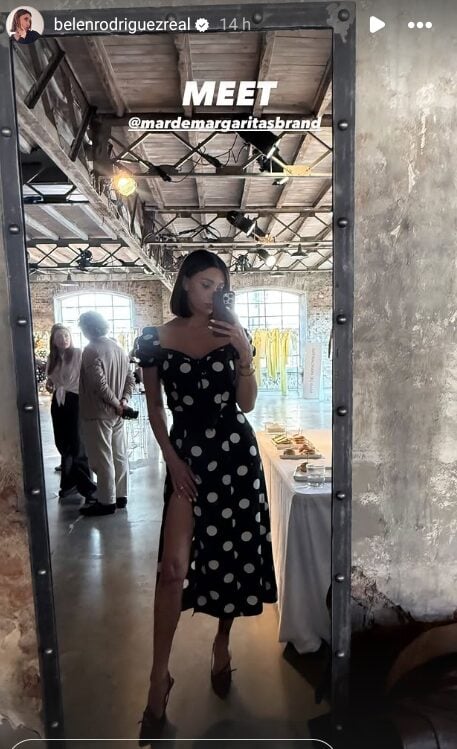 Belen Rodriguez lancia una nuova tendenza per l’estate 2025: il romantic dress con fantasia! Belen Rodriguez lancia una nuova tendenza per l’estate 2025: il romantic dress con fantasia!