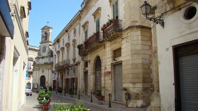 La chiamano la piccola Assisi pugliese ed è una cittadina del Salento dal fascino unico!