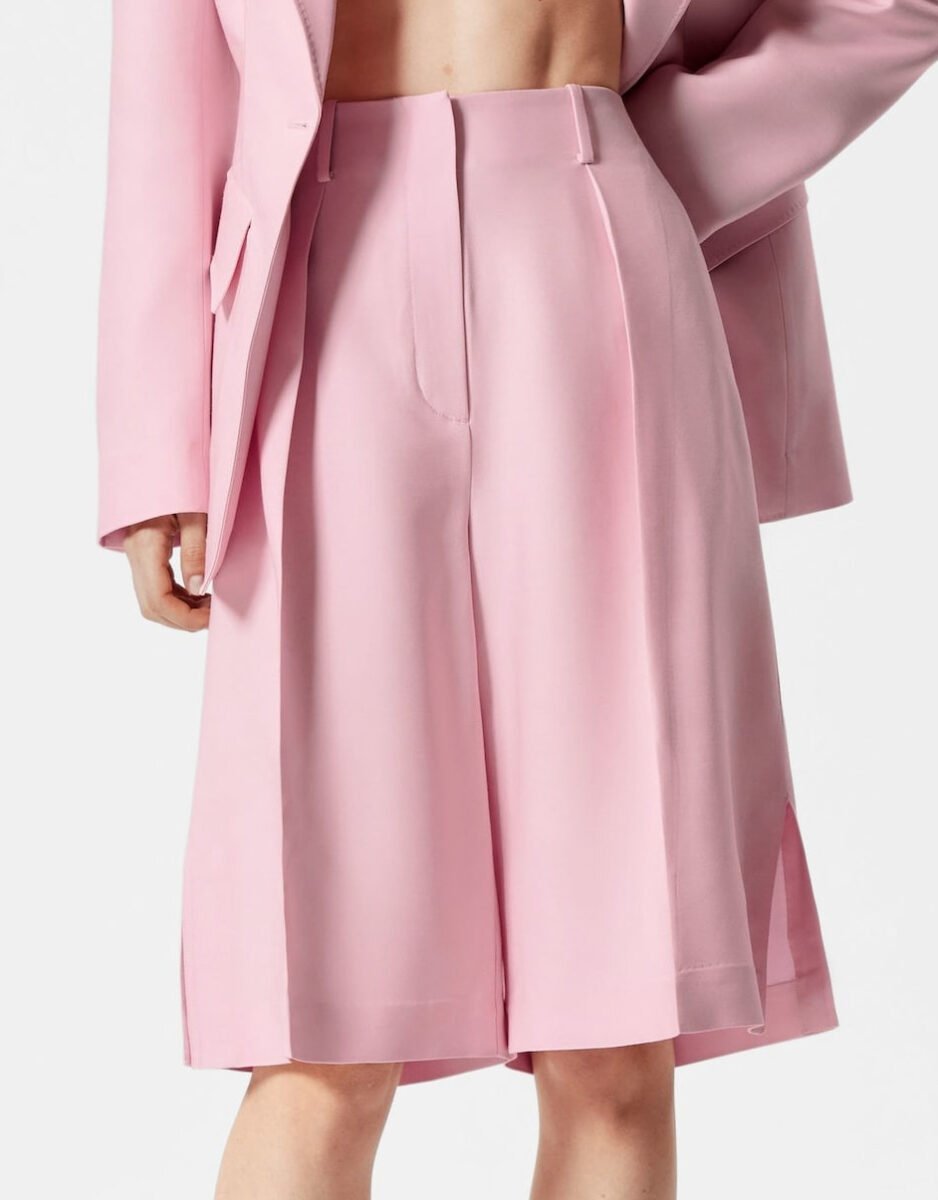 I bermuda sartoriali sono il must-have chic dell’estate! I bermuda sartoriali sono il must-have chic dell’estate!