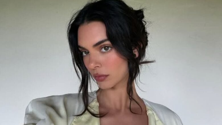Kendall Jenner si mostra così sui social: gli scatti fanno impazzire i fan!