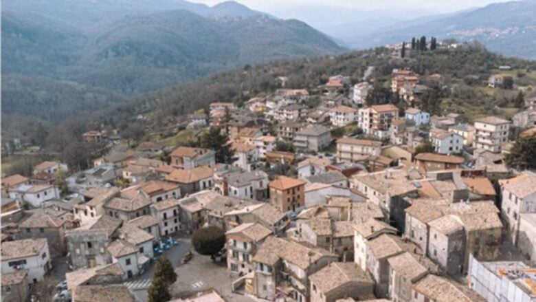 Un incantevole borgo immerso nella natura a due passi da Roma