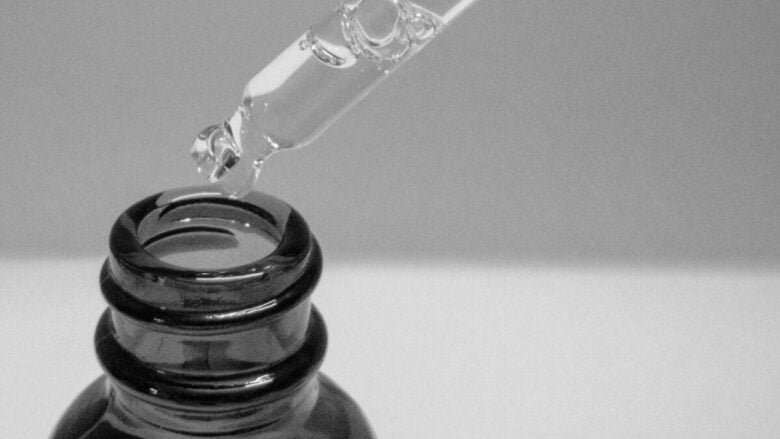 Il segreto per una pelle perfetta? 6 sieri alla Niacinamide che rivoluzioneranno la tua skincare
