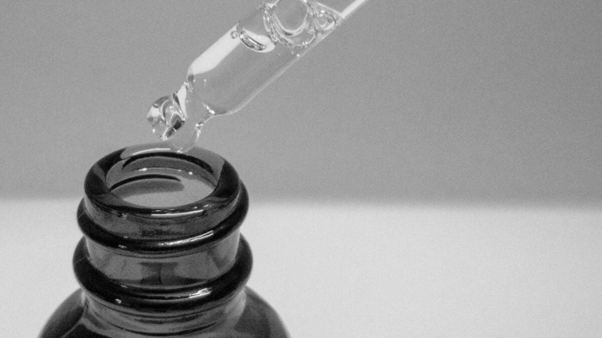 Il segreto per una pelle perfetta? 6 sieri alla Niacinamide che rivoluzioneranno la tua skincare