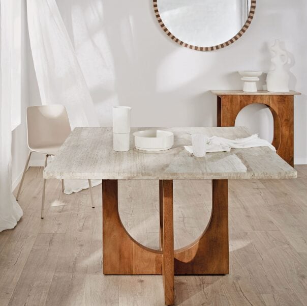 Guarda che stile il tavolo in marmo e legno di Maisons du Monde: così elegante che rivoluzionerà il tuo living Guarda che stile il tavolo in marmo e legno di Maisons du Monde: così elegante che rivoluzionerà il tuo living