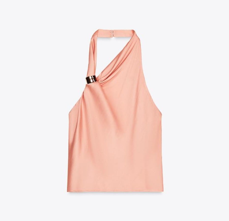 I Top con scollo all’americana che slanciano e aggiungono un tocco sofisticato a qualsiasi look I Top con scollo all’americana che slanciano e aggiungono un tocco sofisticato a qualsiasi look