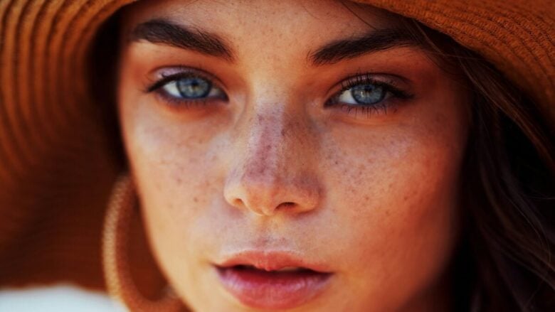 Colorito sunkissed in un gesto: i bronzer stick che amerai questa estate