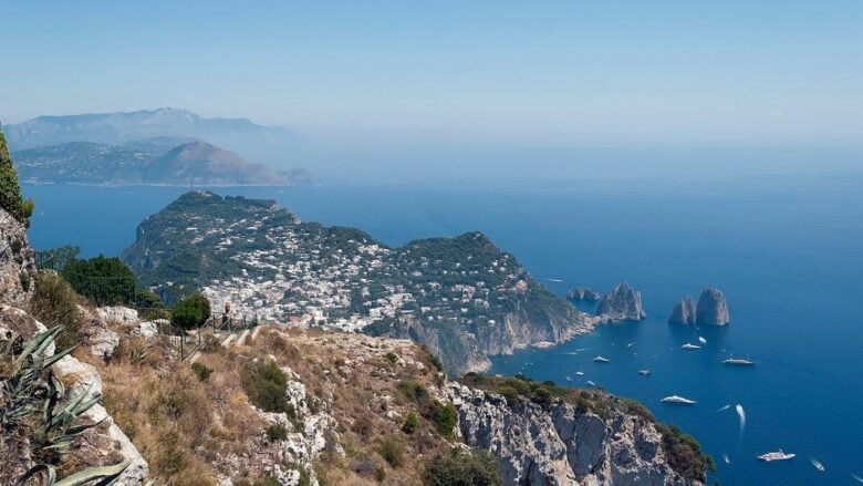 Vivere le atmosfere della Dolce Vita? Ecco perché visitare Capri e perché farlo questa estate