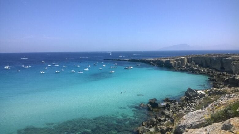 Spiagge paradisiache, sono le più belle dell’isola di Favignana