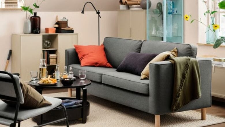 Divani a 3 posti sotto i 500 euro: le migliori occasioni tra saldi e low cost