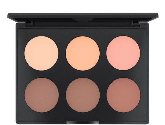 Naso pronunciato? Il make up che lo fa apparire più armonioso Naso pronunciato? Il make up che lo fa apparire più armonioso