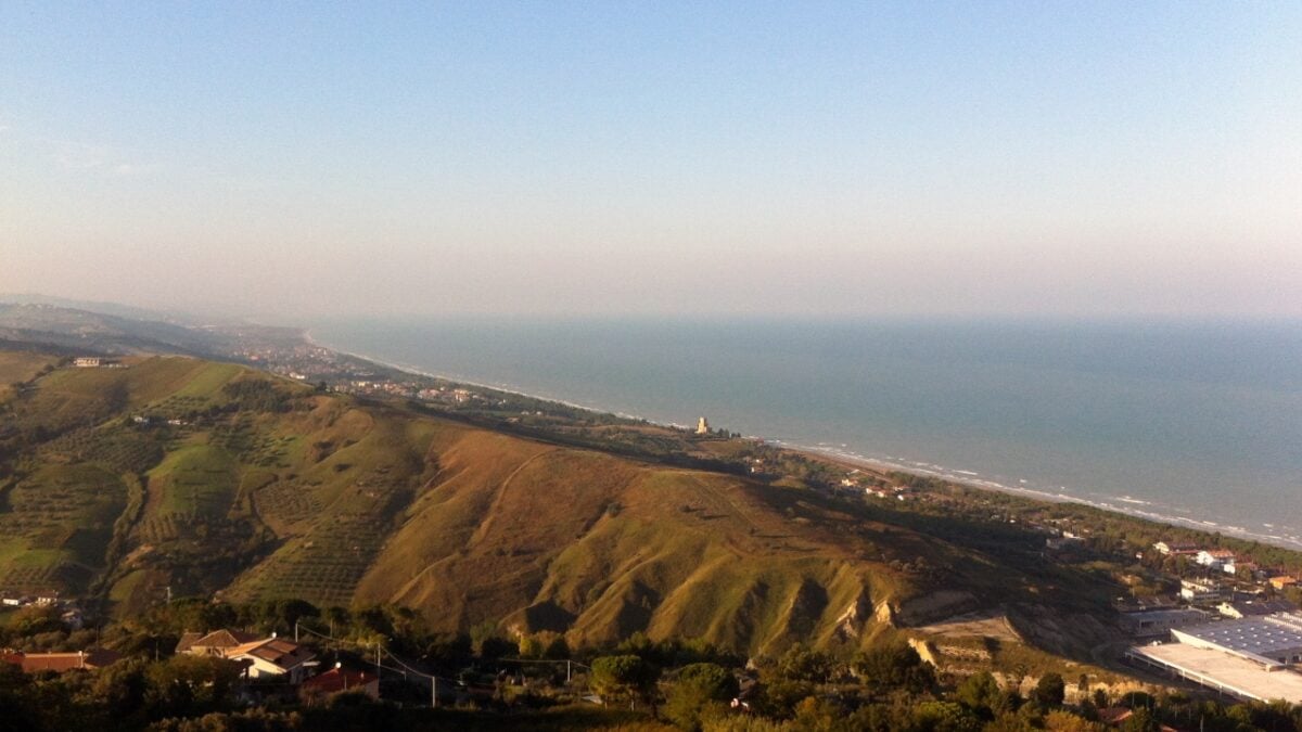 Pineto, dove il mare incontra la natura: la perla verde dell’Abruzzo da vivere d’estate
