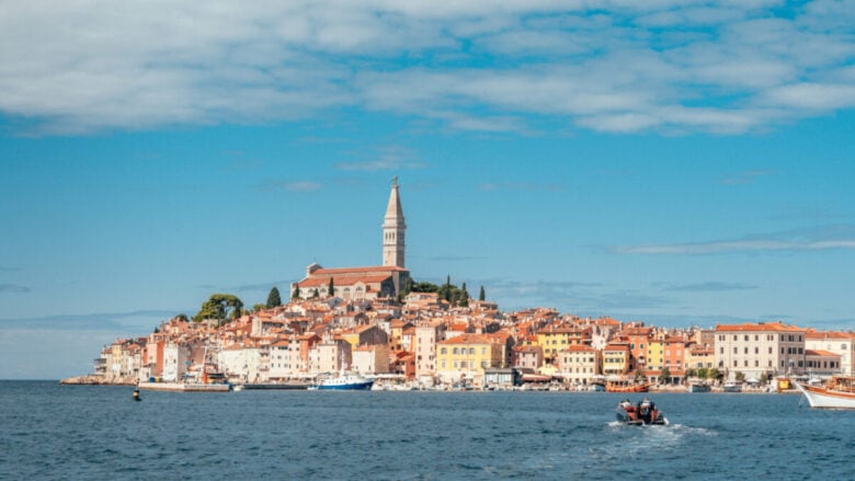 Scopri Rovigno: una pittoresca cittadina sulla costa istriana dal fascino unico