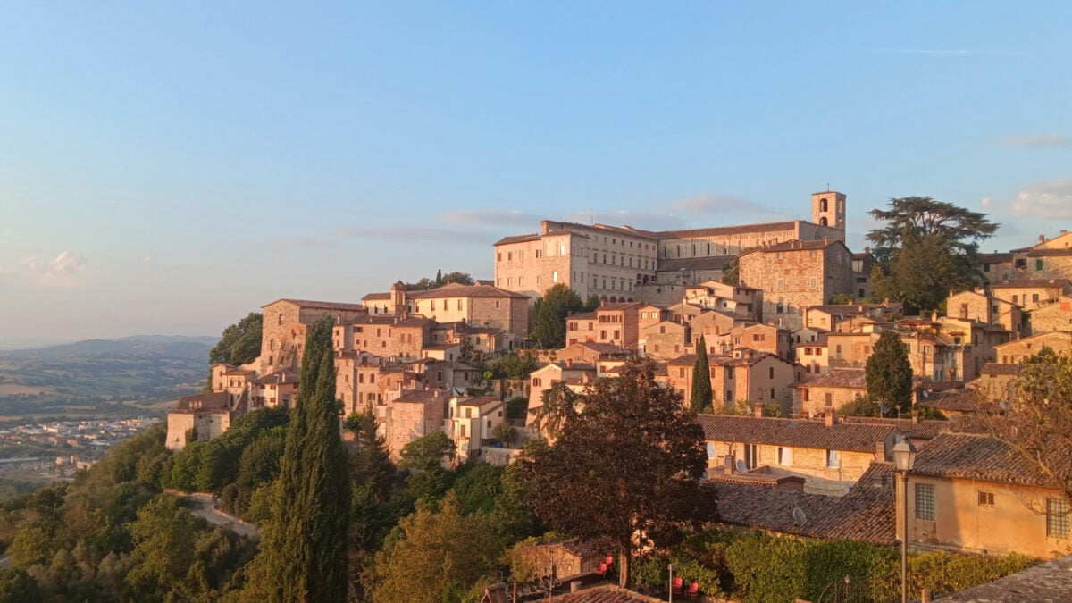 Questo borgo in Umbria vicino Perugia ti lascerà a bocca aperta